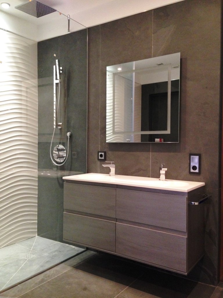 Mueble de baño encimera solid surface | MUEBLES LOS PEPOTES